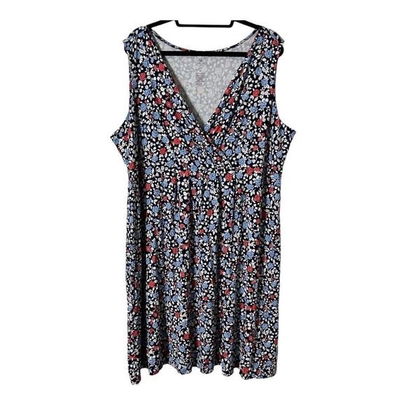 St. John's Bay Dresses & Skirts - St John’s Bay Sleeveless Crossover V Neck Floral Knee Length Dress Size 3X